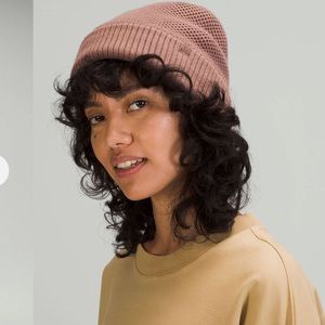 Lululemon Fleece-Lined Knit Beanie in Spanish oak/black